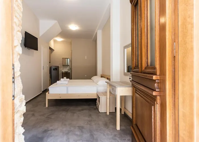 Πανσιόν Markos Luxury 3*